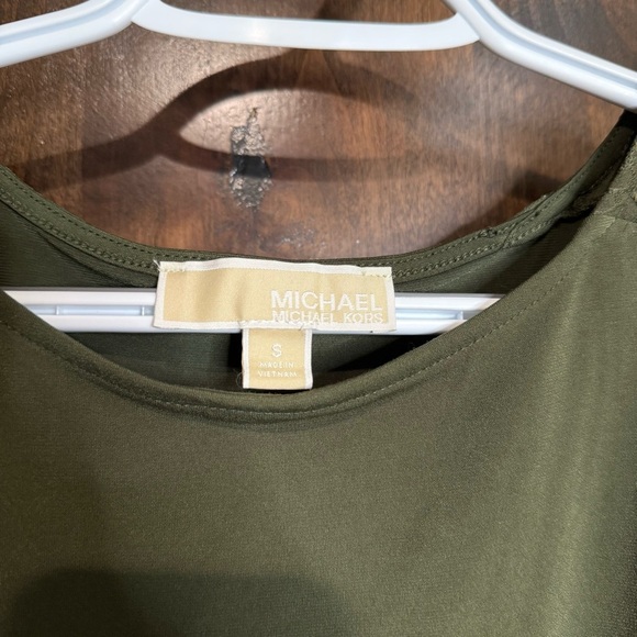 Michael Kors Green Smocked Cap Sleeve Blouse Womens Small - Picture 3 of 8